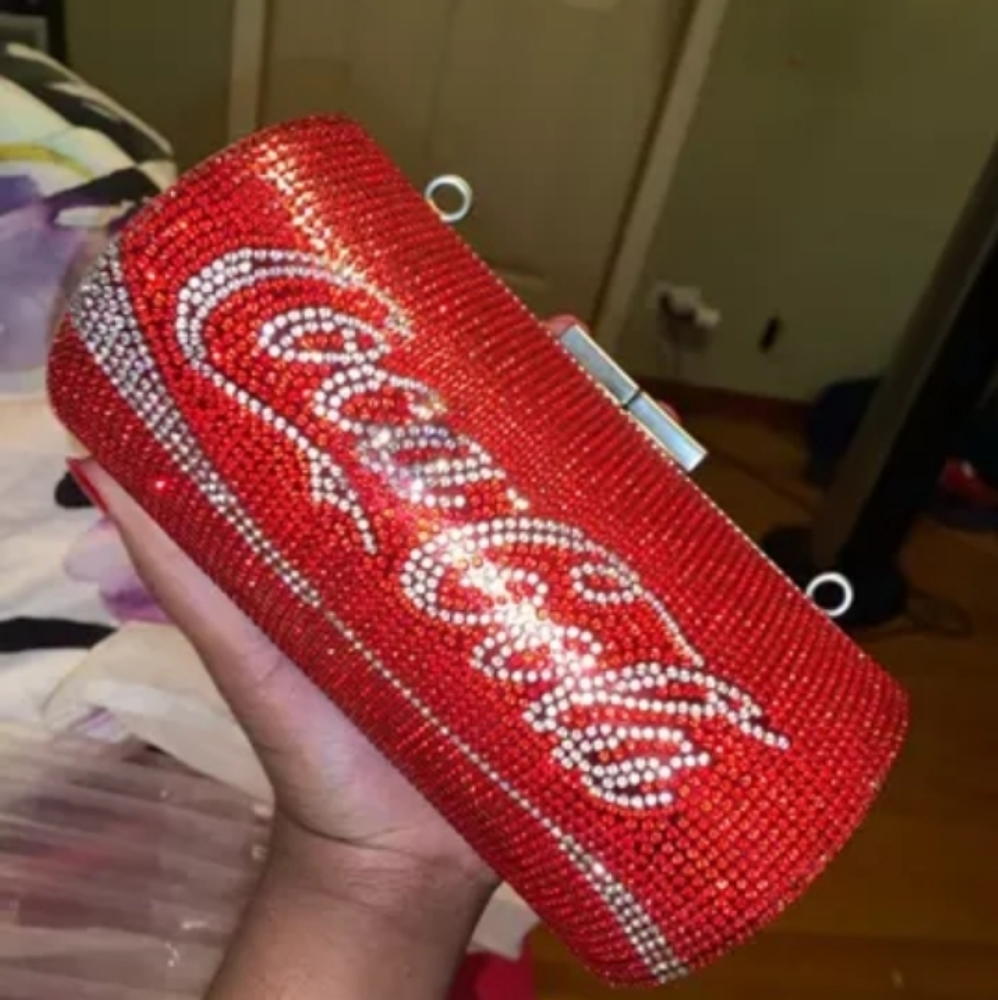 Shoulder bag. Only Coke bag available - Picture 5 of 6